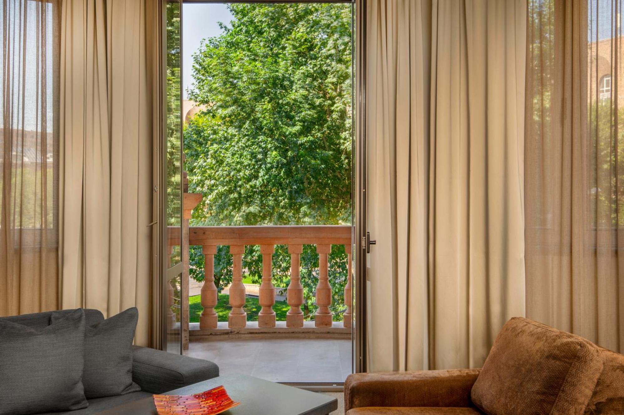 Tufenkian Historic Yerevan Hotel Exterior foto