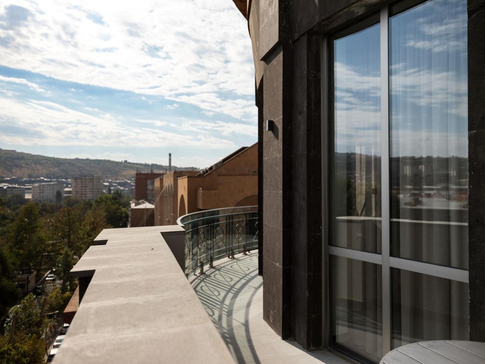 Tufenkian Historic Yerevan Hotel Exterior foto